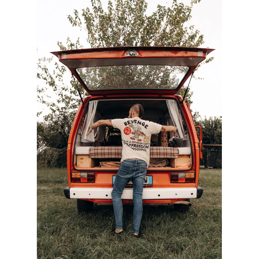 HOLYFREEDOM T-SHIRT REVENGE TEE